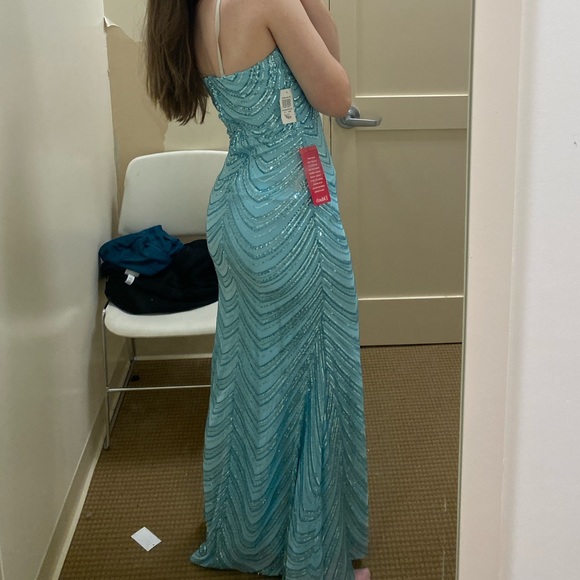 Dillards Prom Dress, size 9/10 - Picture 7 of 7